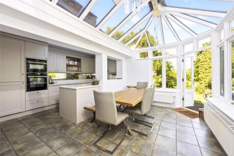 Kitchen &amp; Dining Rm
