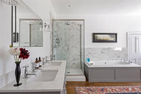 Principal Bathroom