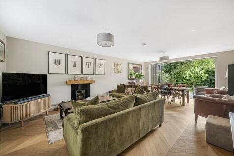 Siting/Dining Room
