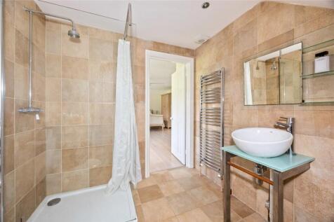 Bedroom One En Suite