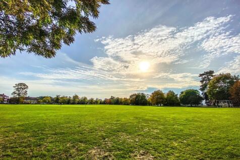 9 Giggs Hill Green