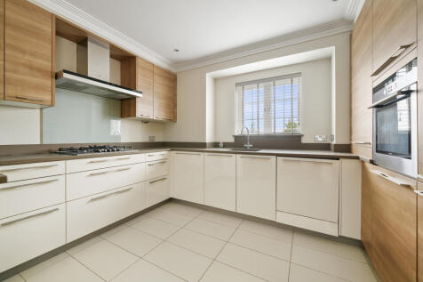 9 - Clare Hill Court