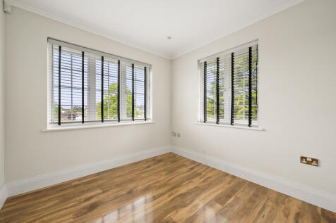 8 - Clare Hill Court