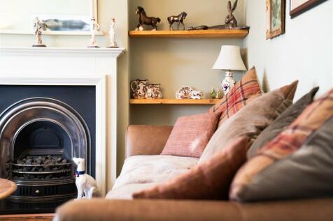 living room-7.jpg