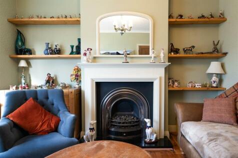 living room-2.jpg