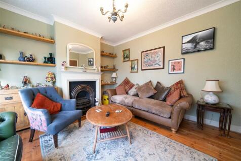 living room-3.jpg