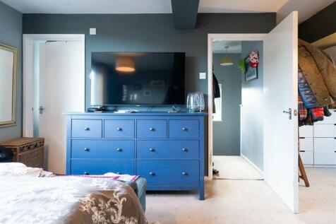 Main Bedroom-3.jpg