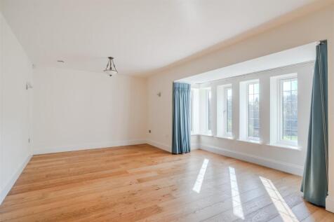 Living Room.jpg