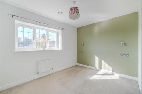 Bedroom 1.jpg