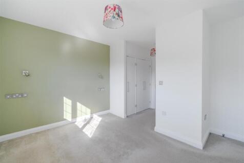 Bedroom 1-2.jpg