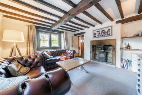 Living Room-3.jpg
