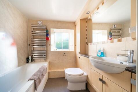 Bathroom.jpg