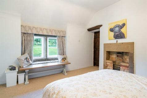 Bedroom 1-3.jpg