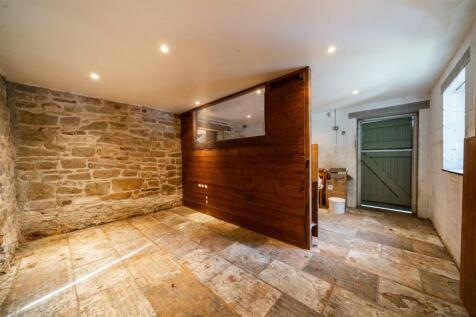 Stables-2.jpg
