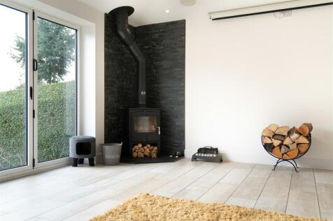 Living Area-6.jpg