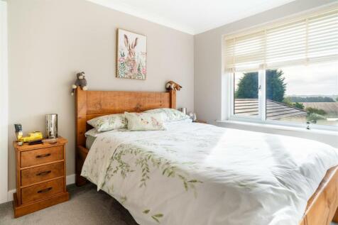Bedroom 2-2.jpg