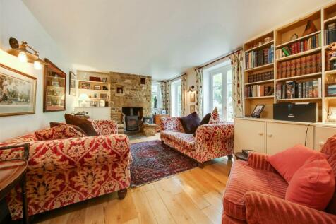 Living Room.jpg