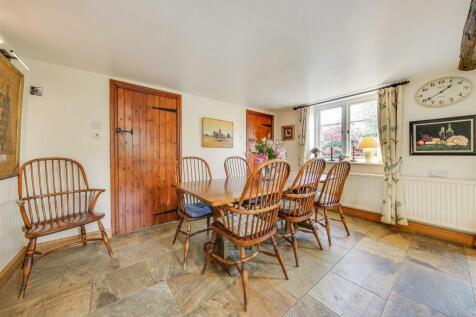 Dining Area.jpg