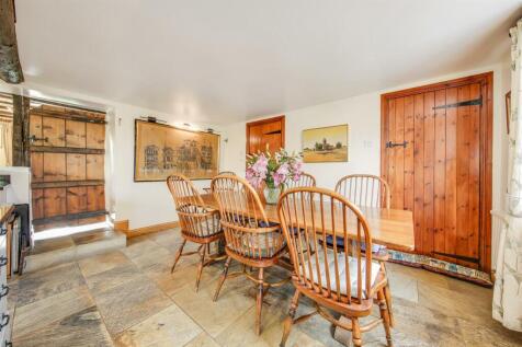 Dining Area2.jpg