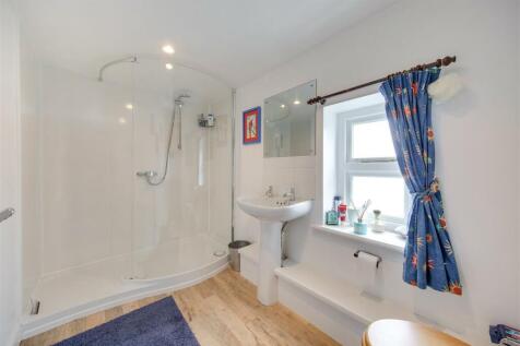 Shower Room.jpg
