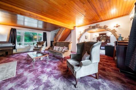Family Room-3.jpg