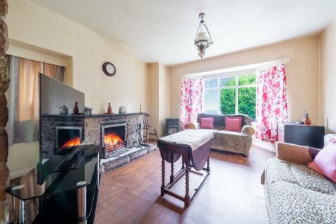 Living Room.jpg