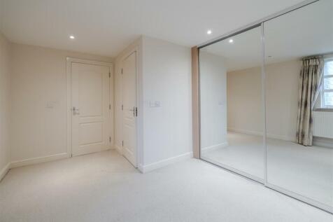 Bedroom 1-2.jpg