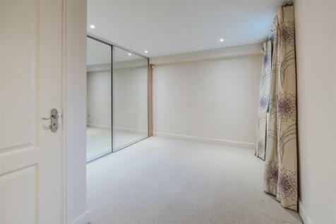 Bedroom 1.jpg