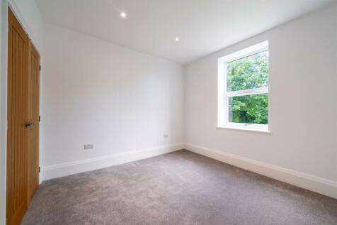 Bedroom 4-.jpg