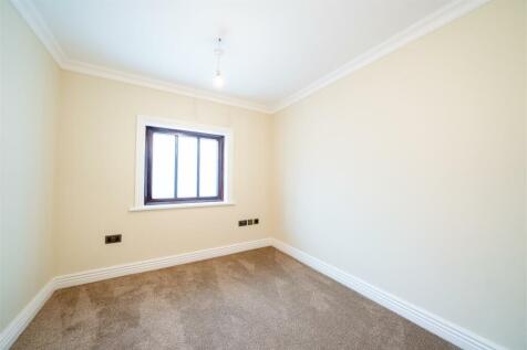 Bedroom 1.jpg