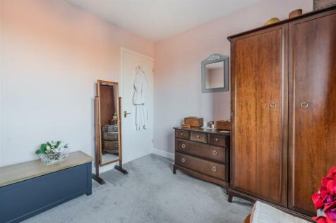 Bedroom 1-3.jpg