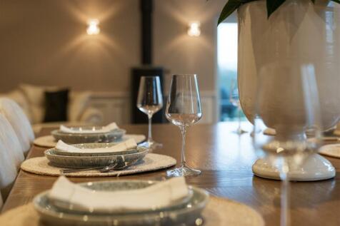 Dining Room-5.jpg