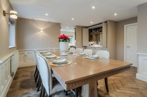 Dining Room-3.jpg