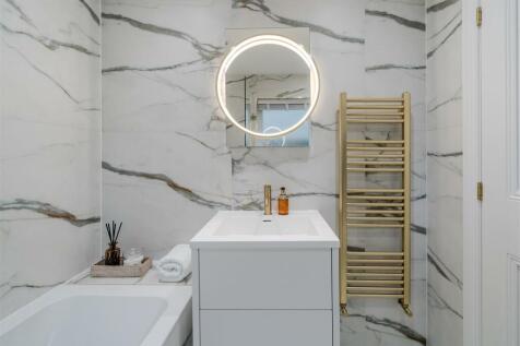 Bathroom-3.jpg