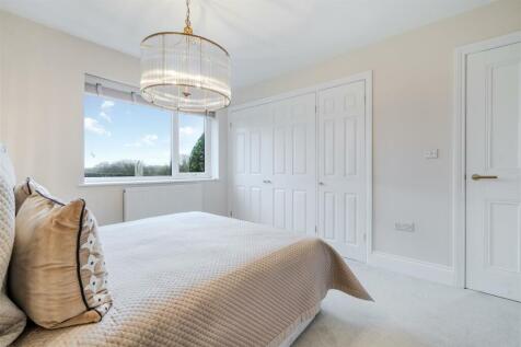 Bedroom 1-3.jpg