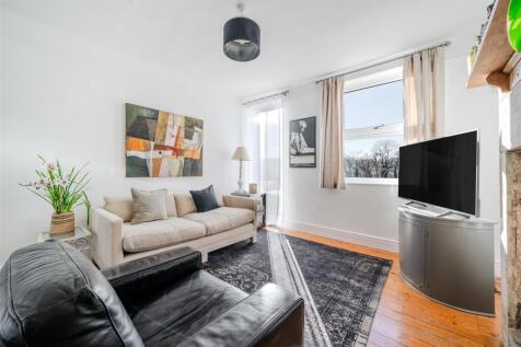 Living Room-4.jpg