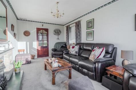Living room-2.jpg