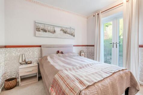 Bedroom 1.jpg