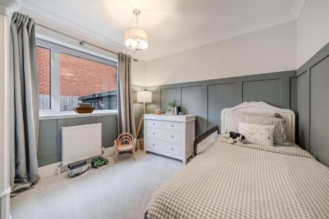 Bedroom 3-2.jpg