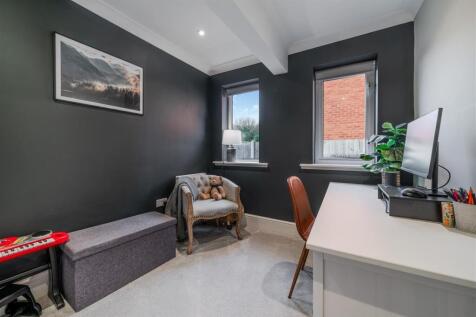 Bedroom 4.jpg