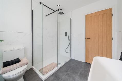 Bathroom-5.jpg