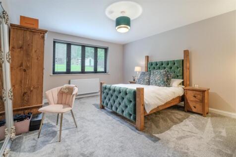 Bedroom 4.jpg