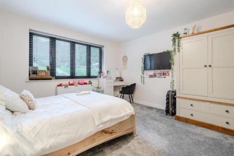 Bedroom 2-3.jpg