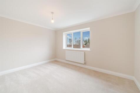 Bedroom 1.jpg