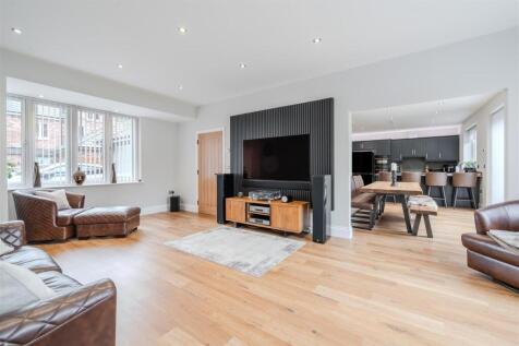 Living Room-4.jpg