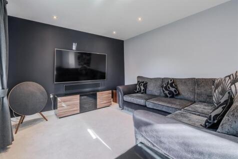 Living Room-2.jpg