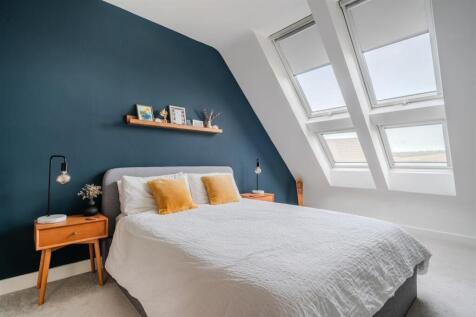Bedroom 1-2.jpg
