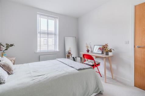Bedroom 2-2.jpg