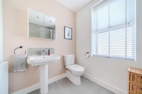 Bathroom.jpg