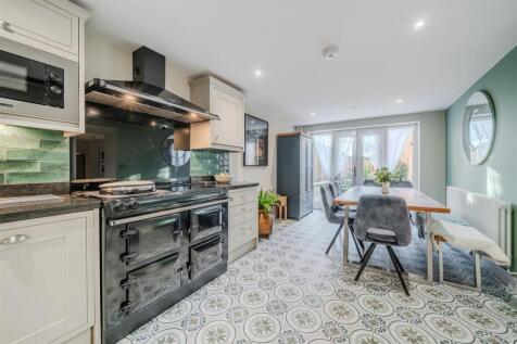 Kitchen-4.jpg